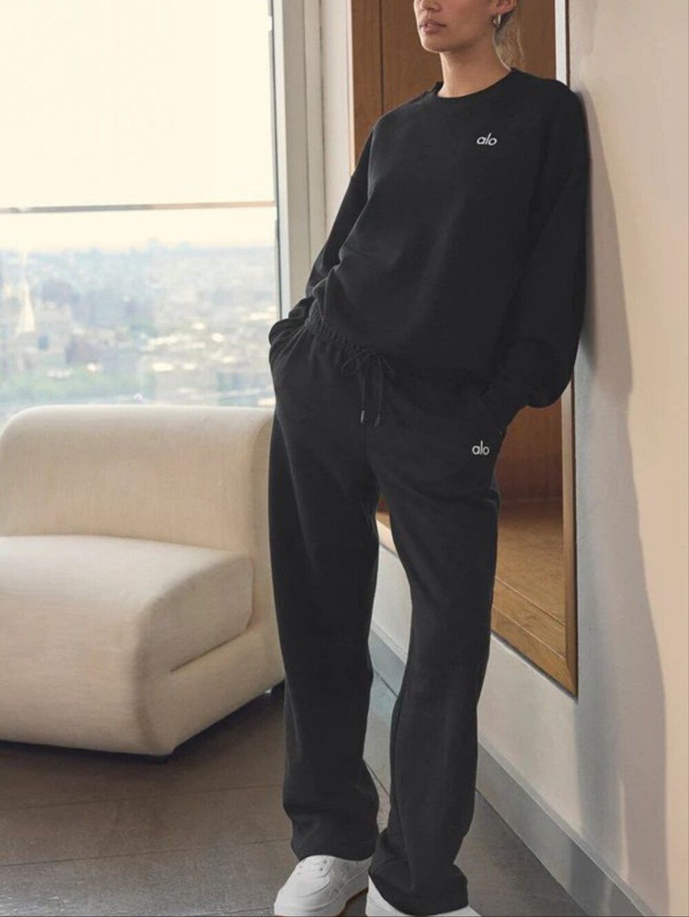 Alo Accolade Straight Leg Sweatpants Black